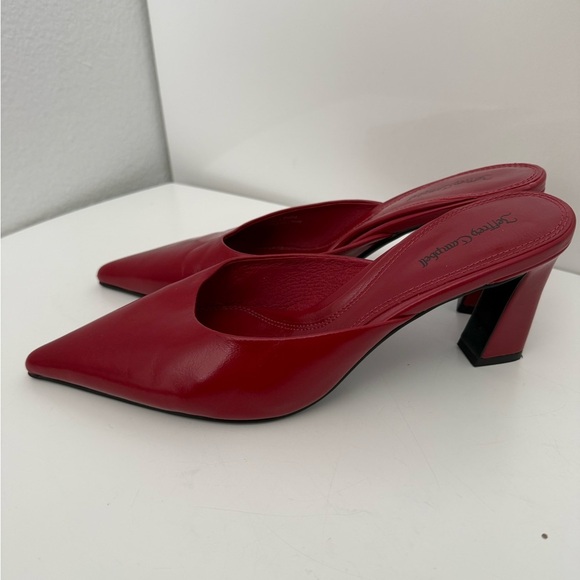 NWOT Unamused Pointed Toe Mule (Women)
Jeffrey Campbell size 9 - Picture 7 of 8